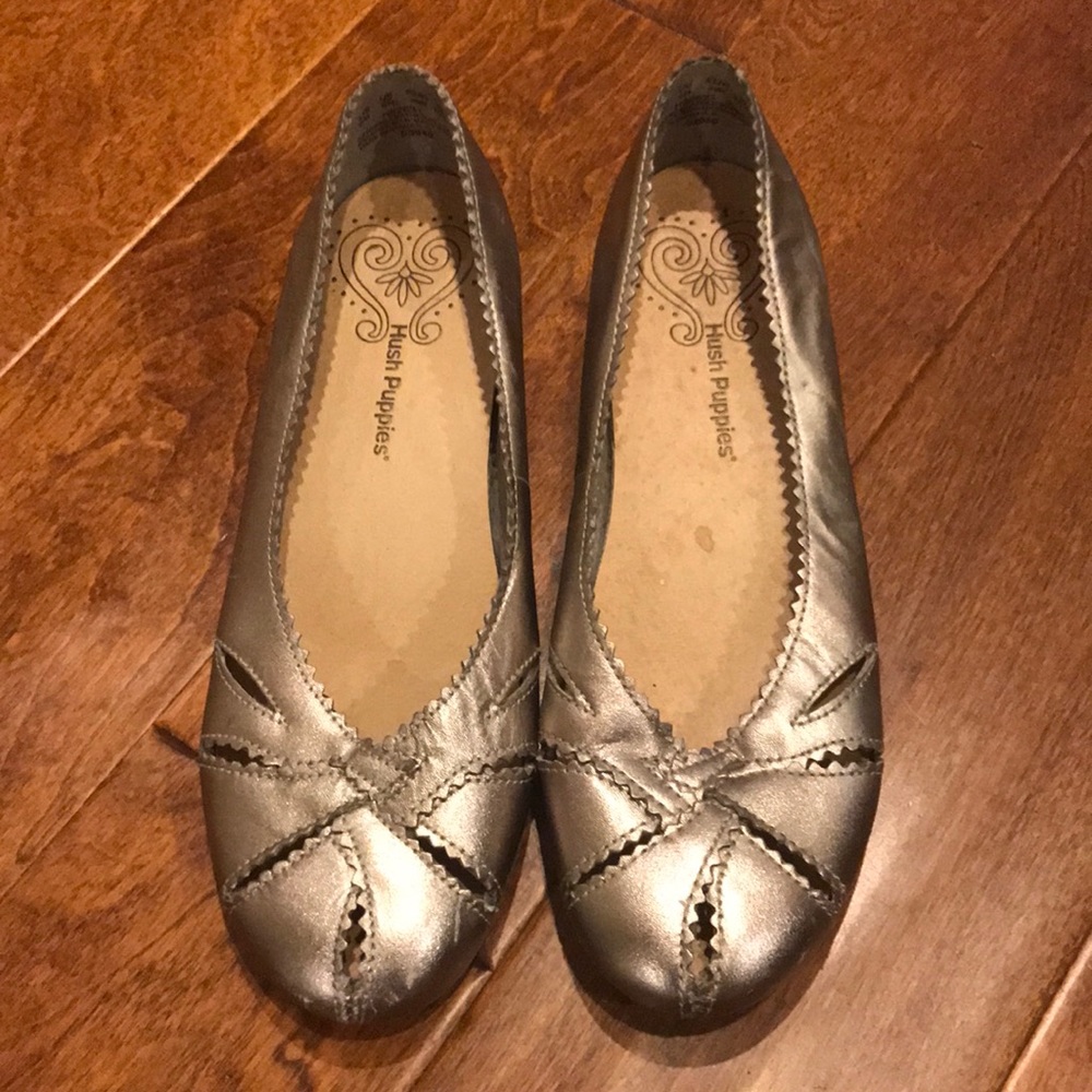 🔴- Metallic Hush Puppies Shoes sz 8M